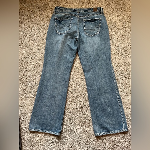 American Eagle Women's Original 77 Denim Blue Jeans Size 6 Light Wash Distressed - Picture 2 of 9